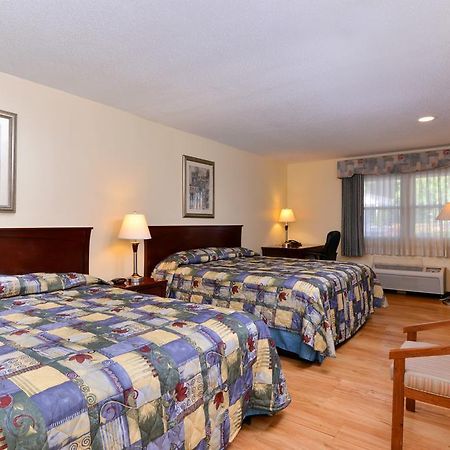 Tower Inn And Suites Of Guilford / Madison 외부 사진