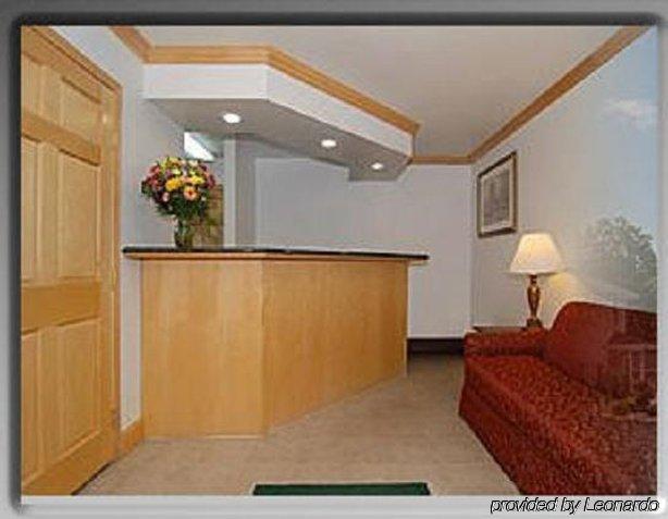 Tower Inn And Suites Of Guilford / Madison 내부 사진
