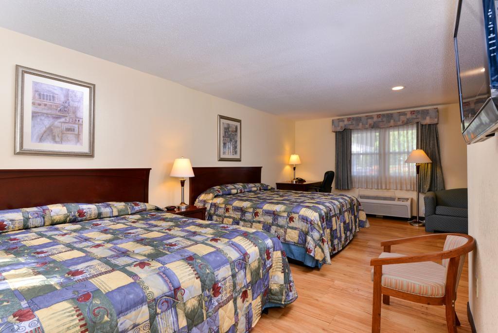 Tower Inn And Suites Of Guilford / Madison 외부 사진